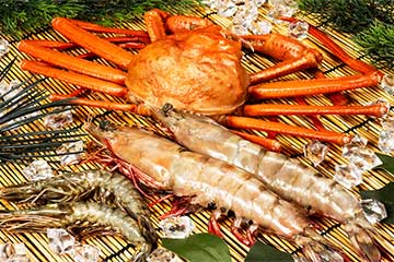 【希少なお土産も昼食もまさに贅沢づくし&日帰り3食付き!/新宿・池袋発】なんと25㌢!希少な『ジャンボ有頭海老&姿紅ズワイがに付きミステリー』バスツアー1